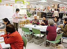 写真：イトーヨーカ堂犬山店元気横丁の食育イベントの様子